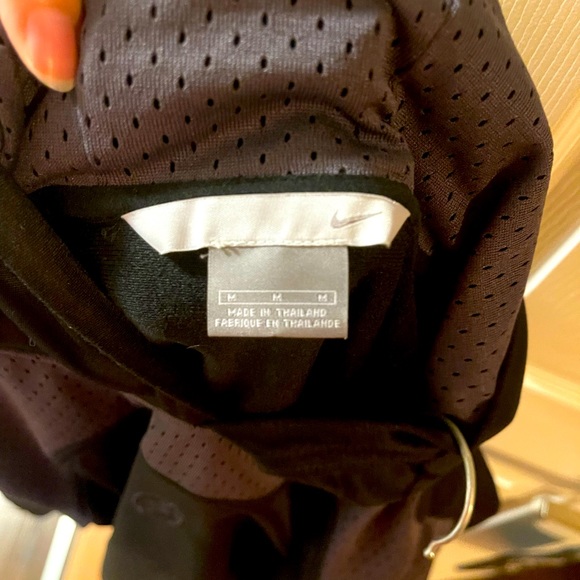 Nike men’s black&grey pullover hoodie like new - Picture 2 of 3